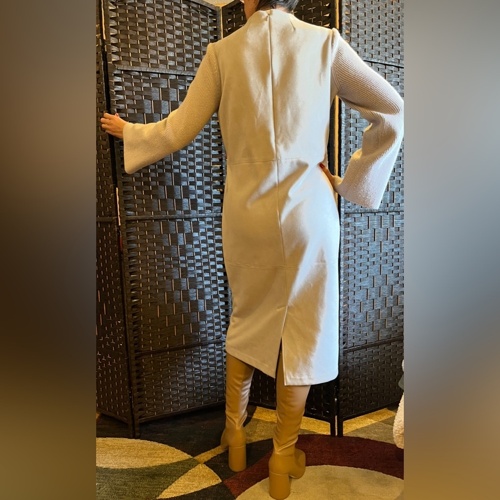 Ann Taylor faux suede dress w/knit bell sleeves. Cream. Office, semi-formal. M - Picture 4 of 14
